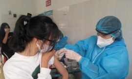 Tiêm vắc xin phòng COVID-19 cho trẻ em 