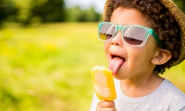 Các nhà khoa học tin rằng trẻ em nên được tiếp cận nhiều trải nghiệm đời thực hơn