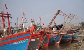 Xăng dầu giá cao, thiếu lao động khiến nhiều tàu, thuyền nằm bờ 