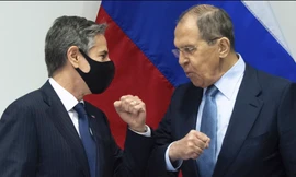 Ngoại trưởng Mỹ Antony Blinken và đồng cấp Nga Sergei Lavrov trong cuộc gặp tại Iceland ngày 19/5Ảnh: AP 
