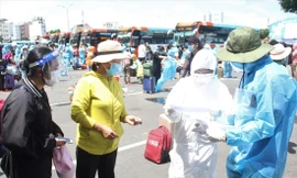 TPHCM đưa đón người lao động về quê trong những ngày dịch bệnh mới bùng phát 