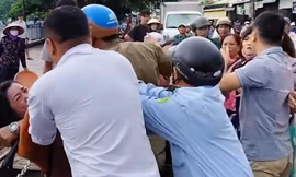 Thêm vụ xô xát giữa trật tự đô thị với tiểu thương ở Cà Mau 