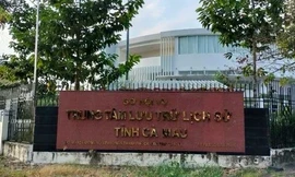 Cho thôi chức vụ Giám đốc Trung tâm lưu trữ lịch sử tỉnh Cà Mau đối với ông Trần Quốc Việt