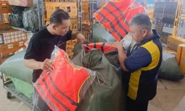 Bưu điện tỉnh Cà Mau chuyển miễn phí hàng cứu trợ tới 13 tỉnh ảnh hưởng bão số 3