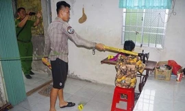 Thực nghiệm hiện trường vụ cháu đánh bà nội để cướp vàng 