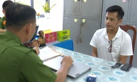 Bắt giám đốc lừa bán găng tay, chiếm đoạt tiền cọc 485.000 USD