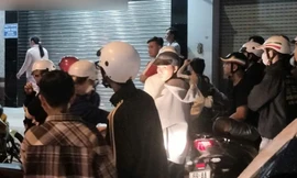 Bộ Công an kiểm tra một tiệm vàng ở Cà Mau