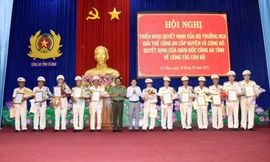 Công an Cà Mau điều động 465 chỉ huy, cán bộ về công an cấp xã