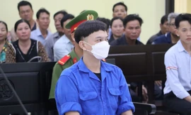 Hoãn phiên toà xử vụ thảm án ở Cà Mau do bị cáo yêu cầu đổi luật sư