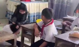 Bạc Liêu: Xôn xao clip 2 học sinh đánh bạn tại lớp