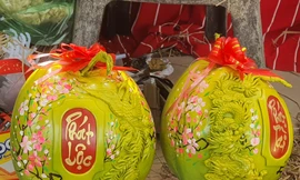 Dưa hấu Tết tạo hình độc đáo bán 750.000 đồng/cặp 