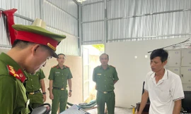 Cán bộ xã làm giả hơn 100 hồ sơ để đăng ký xe