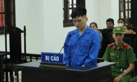 Vác dao gây án khi nghe tin chủ nợ quậy phá hàng quán của mẹ vợ 