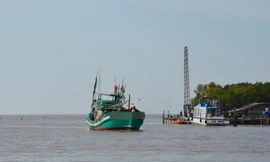 Điều tra vụ hai ngư dân ôm can nhựa trôi dạt nhiều giờ trên biển 