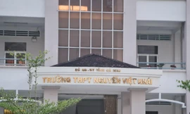 Nam sinh ở Cà Mau bị chém nhiều nhát gần cổng trường