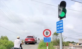 Cà Mau: Đường vào cảng cá trăm tỷ như đánh đố