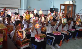 Trung thu sớm cho trẻ em dân tộc Khmer ở Cà Mau