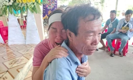 Tột cùng nỗi đau trong tang lễ người phụ nữ bị đánh chết trong khách sạn ở Cà Mau