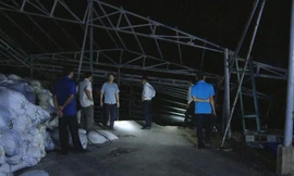 Sạt lở tại công ty thủy sản ở Bạc Liêu, hơn 2 tỷ đồng trôi sông trong tích tắc