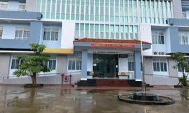 Chủ tịch xã gửi đơn nghỉ việc qua bưu điện được cho nghỉ việc