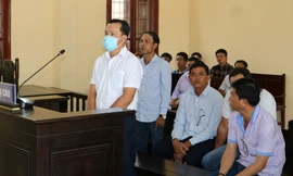 Hai cựu chủ tịch xã lãnh án vì tham ô tài sản