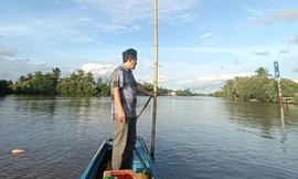 Người đàn ông tử vong sau vụ va chạm giữa thuyền máy và sà lan chở cát