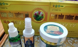 Nhóm người giở chiêu ‘tặng quà, bán hàng’: 4 trường mầm non mất gần 80 triệu đồng