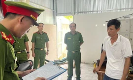 Đề nghị xử lý ba lãnh đạo xã chứng thực hơn 100 hợp đồng mua bán xe khống