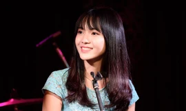 Jang Mi được khán gải yêu mến qua các bản bolero ngọt ngào. 