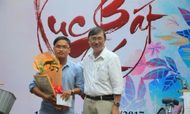 Tác giả trẻ Nguyễn Trần Khải Duy nhận giải nhất cuộc thi thơ Lục bát Tết 