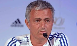 Mourinho 'trù ẻo' Suarez chấn thương trước đại chiến