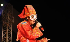 Táo SV Thùy Liên trên sân khấu