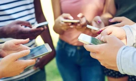 Những dấu hiệu bạn dùng điện thoại quá nhiều