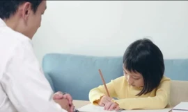 Thầy dạy Toán đại học cũng “bó tay” với bài tập của cô con gái học lớp 3, bạn làm được không?