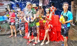 Chờ đợi suốt 2 năm, năm nay Tết té nước Songkran ở Thái Lan được phép tổ chức