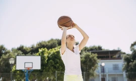 Chơi thể thao mùa nóng, nên mặc đồ lót loại nào?