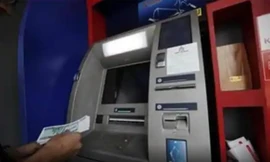 Tên trộm xui xẻo: Cho nổ tung cây ATM mà không lấy được đồng nào, đành tay trắng bỏ chạy