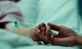 Tình yêu mạnh hơn virus