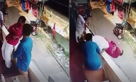 Đang tựa vào lan can tầng 2 thì ngã lộn ra ngoài, phản ứng của người đứng cạnh mới kỳ diệu