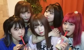 Nhóm nhạc thần tượng