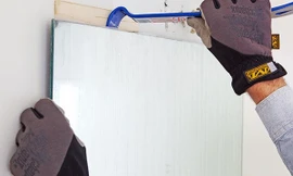 Thấy căn hộ lúc nào cũng lạnh, một người tìm hiểu và thấy điều kỳ lạ đằng sau chiếc gương