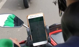 Cộng đồng mạng trợ giúp bác shipper bị bom hàng, còn bị lừa rút sạch tiền trong tài khoản