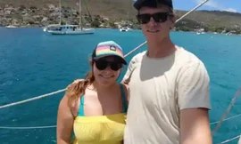 Cặp đôi không biết gì về đại dịch