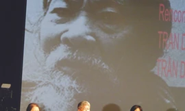 Các diễn giả trong Tọa đàm “Trần Dần văn xuôi” tại L’Espace Ảnh: Nhã Nam