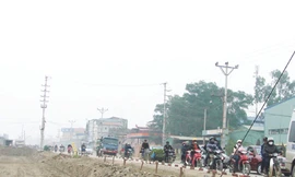 Đoạn quốc lộ 32 qua xã Minh Khai đang được khẩn trương thi công Ảnh: Minh Tuấn