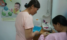 Bà mẹ hiến sữa sữa phải đảm bảo các tiêu chí sức khỏe mạnh, từ 18 tuổi trở lên, không hút thuốc, sử dụng đồ uống có cồn…