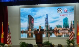 Ngoại trưởng Mỹ John Kerry phát biểu tại trường đại học Sư phạm Kỹ thuật TPHCM