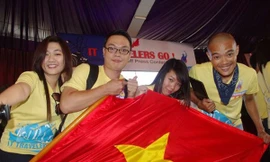 Bốn thành viên đội Việt Nam từ trái qua: Liên Hương, Việt Dũng, Thùy Linh, Trọng Tùng