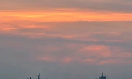 Tàu hải quân Trung Quốc gần Bãi Cỏ Mây