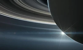 Kỳ lạ 128 mặt trăng bao quanh Sao Thổ